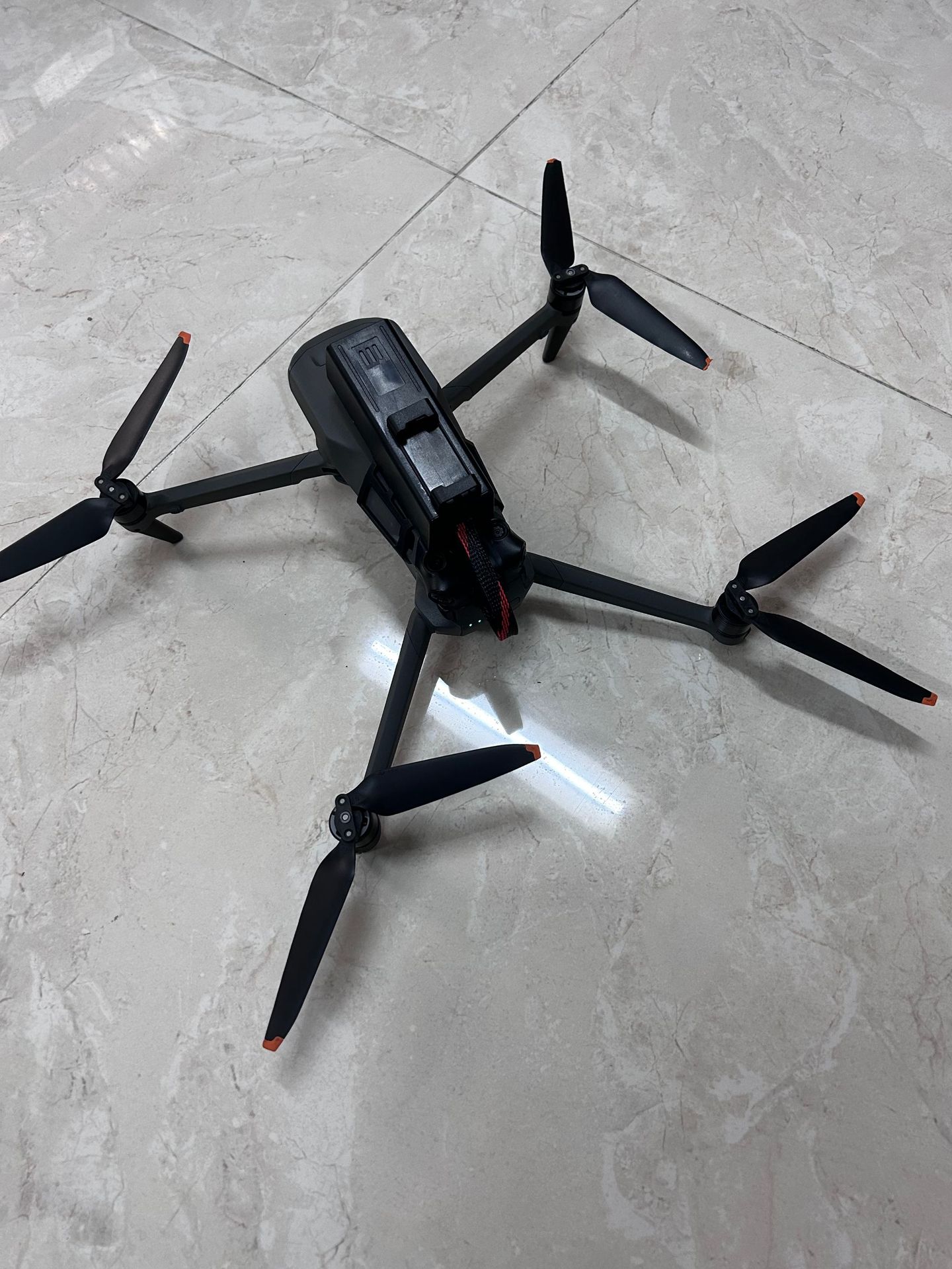 DJI Mavic 3 Dual Battery Pack - bat23_desc_04.jpg